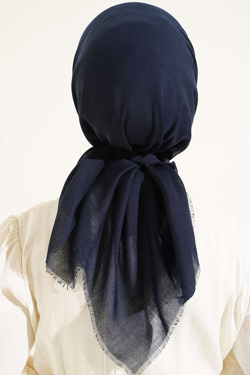 Vera Plain Scarf with Hem Edge Dark Navy - الصورة 3