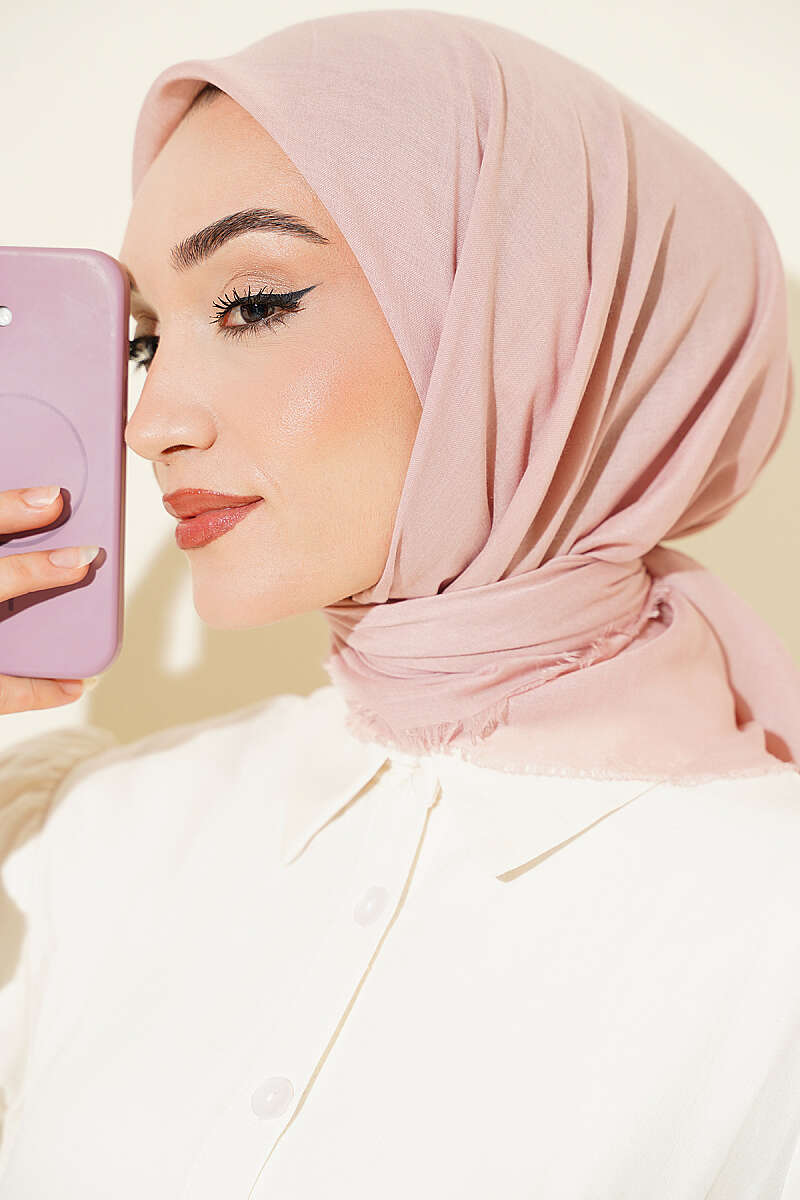 Vera Plain Scarf with Hem Edge Powder Pink