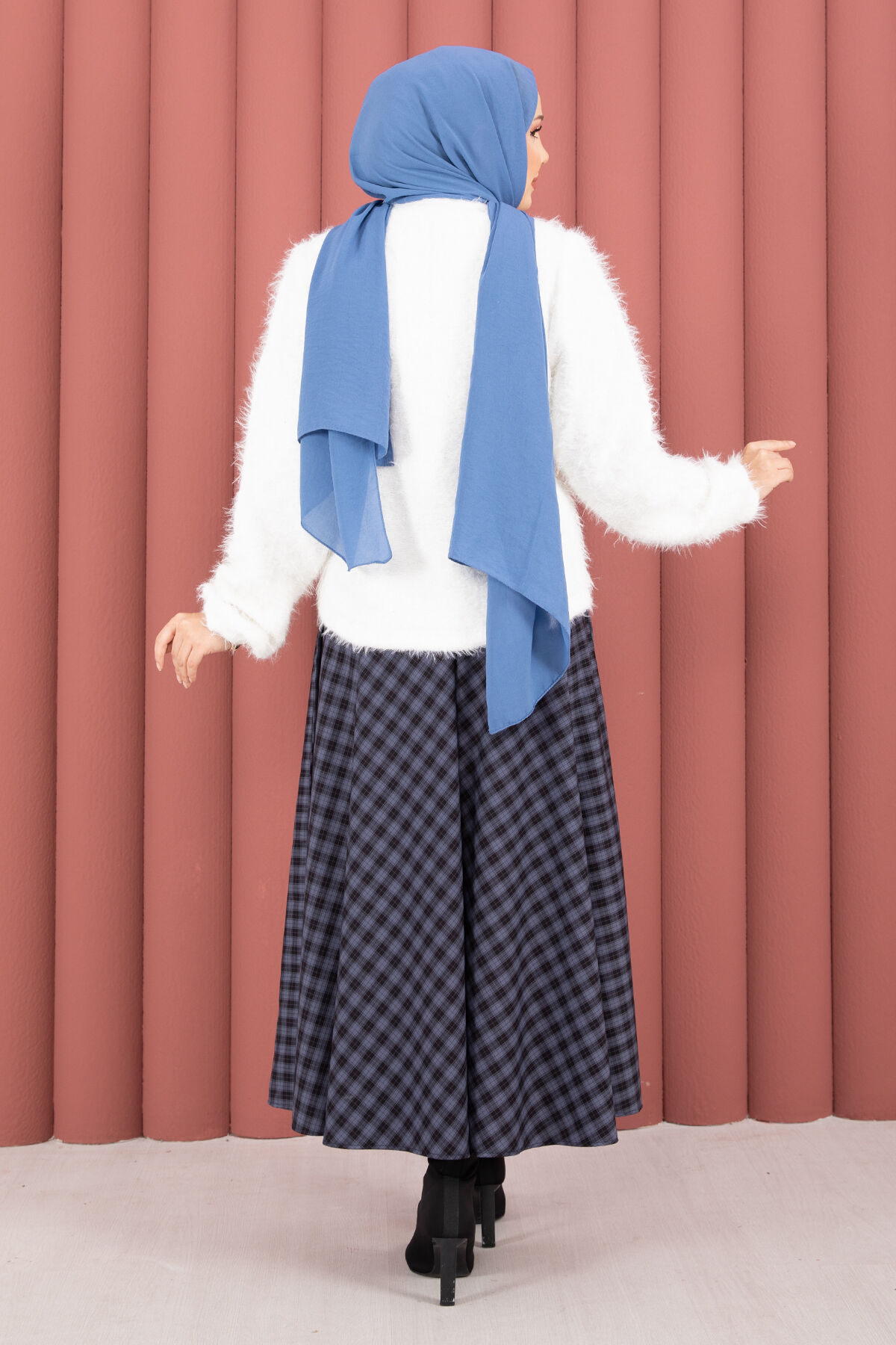 Vera Plush Cardigan with Front Tie Ecru - Imagen 6