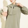 Collared Two-Piece Set with Tie Detail Hazel - immagine 2