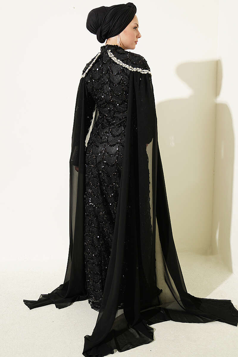Embroidered Necklace with Beaded Detailing and Cape-Style Evening Dress Black – Bild 3