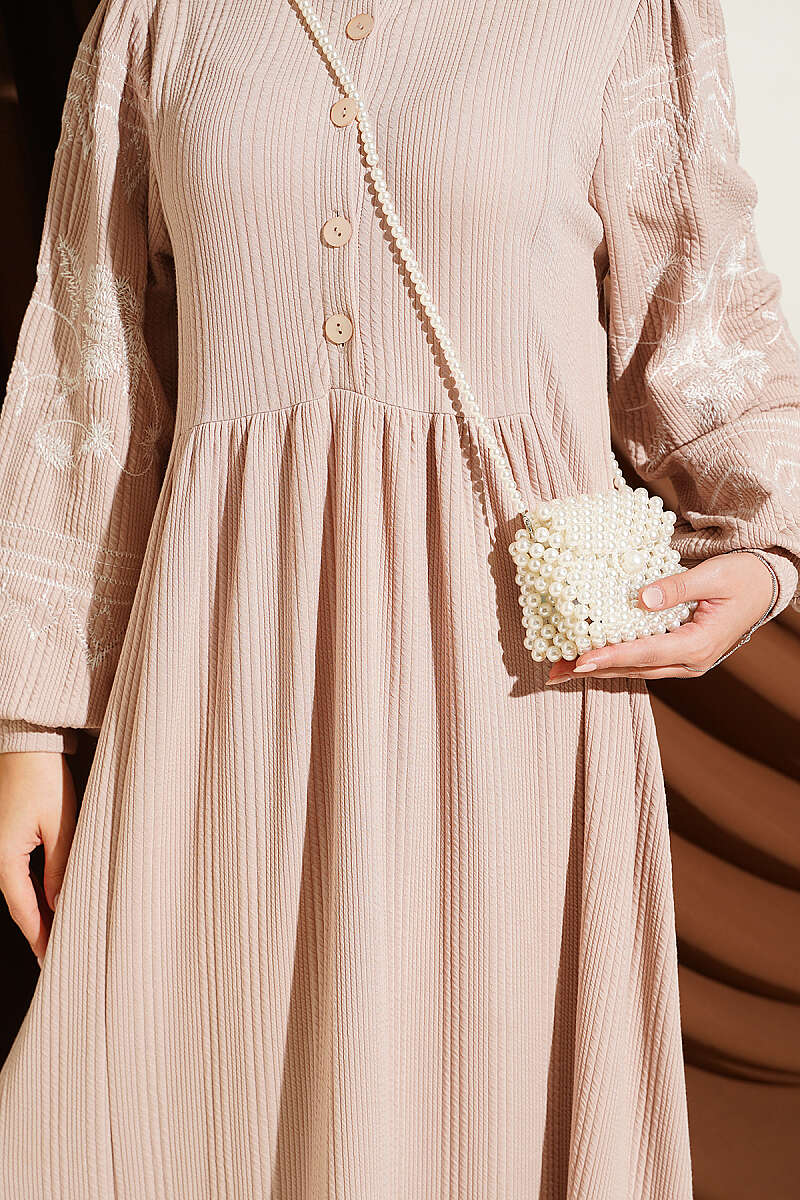 Half Buttoned Embroidered Knit Dress Beige – Bild 4