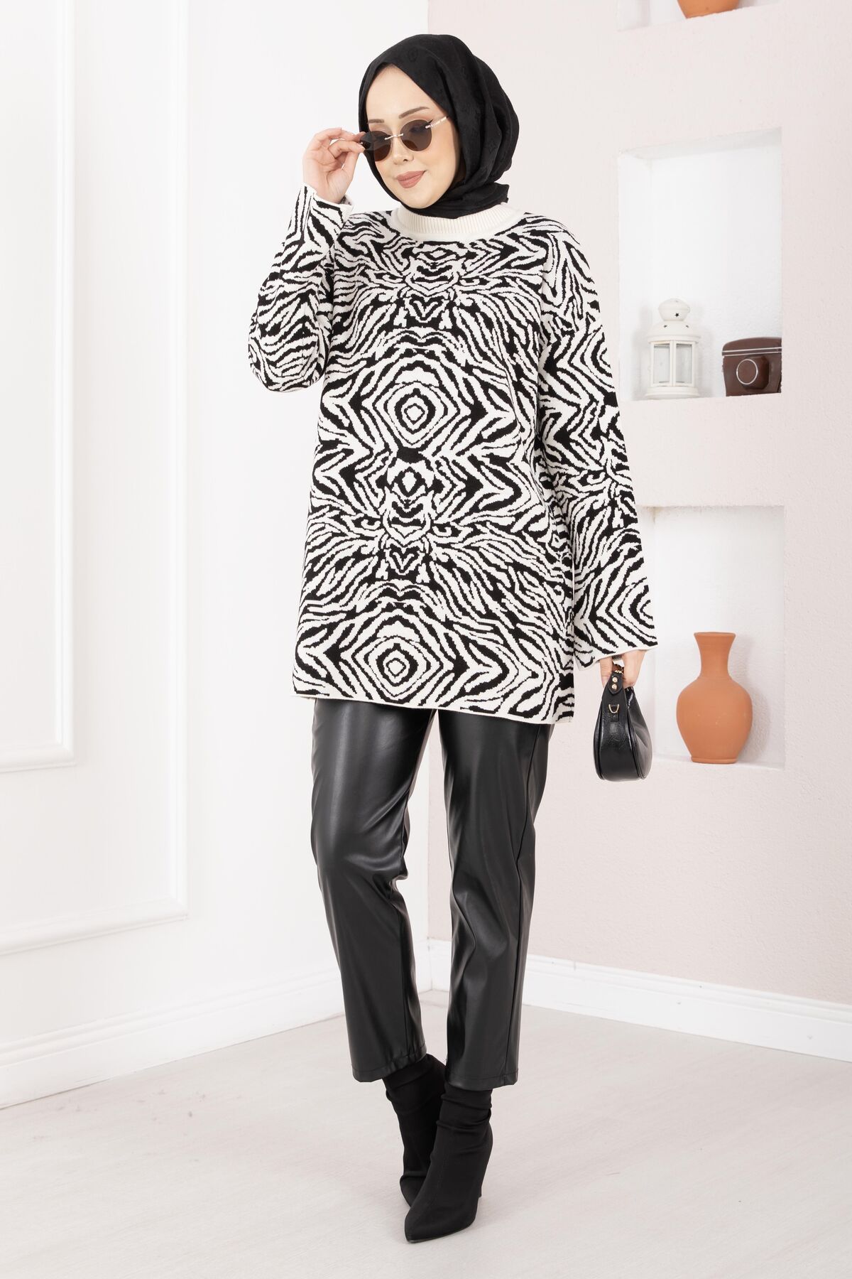 Zebra Print Knitted Sweater Ecru