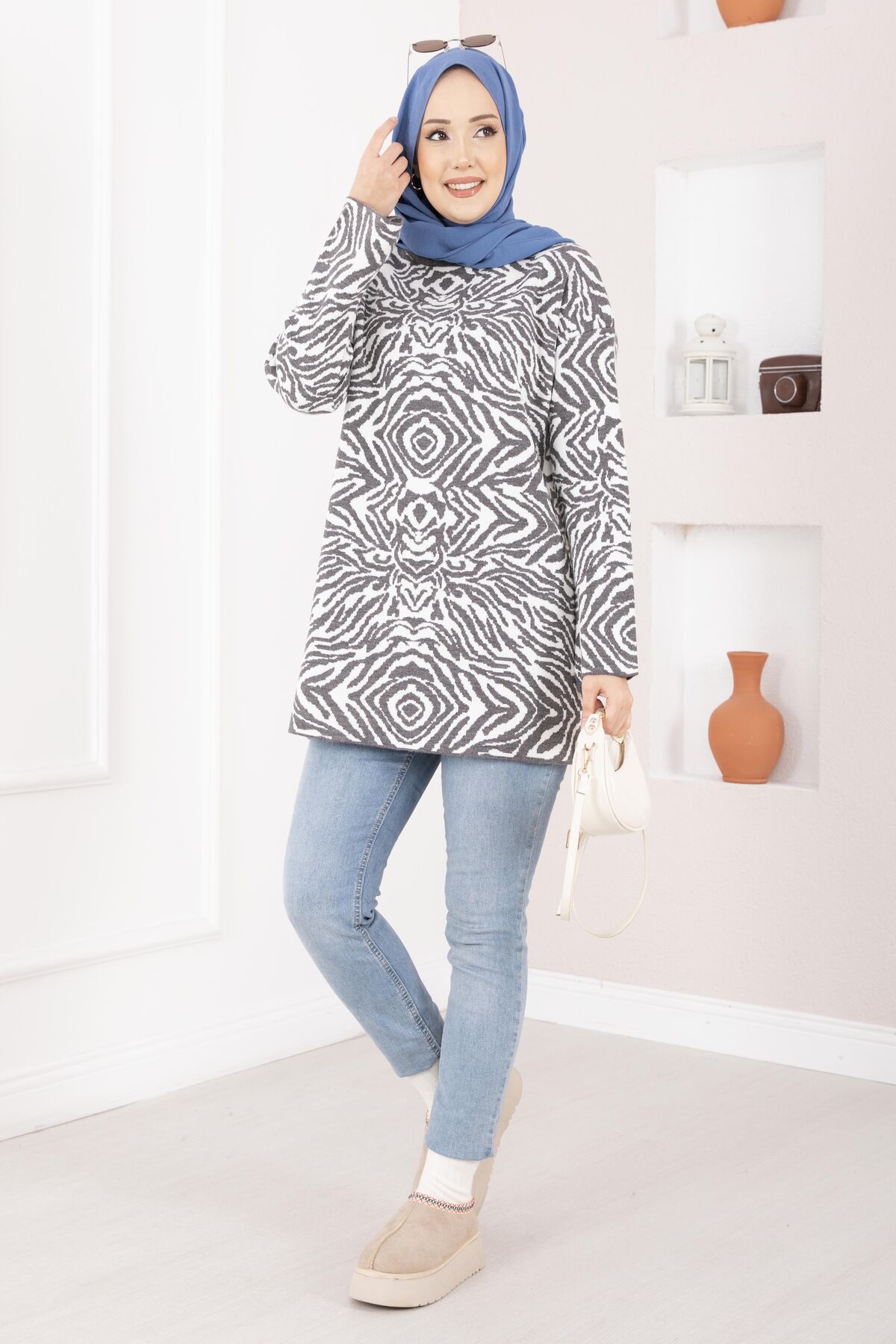Zebra Print Knitted Sweater Grey - Image 2