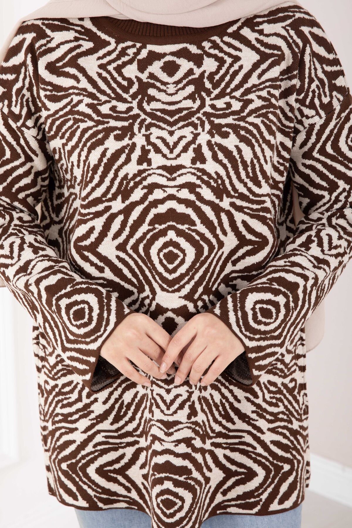 Zebra Print Knitted Sweater Brown – Image 3