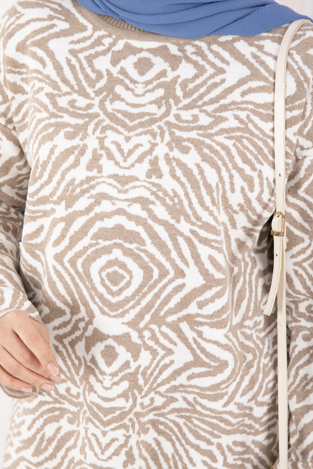 Zebra Print Knitted Sweater Mink - Image 4