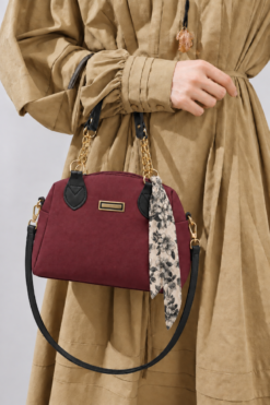 Chain Handle Detail Bag Burgundy
