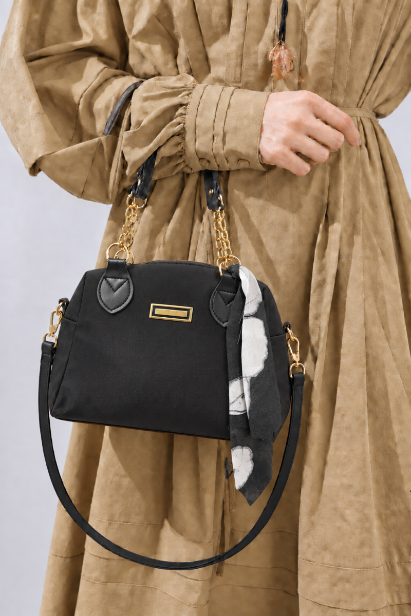 Chain Handle Detail Bag Black
