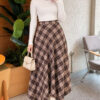 Asymmetrical Checkered Hem Edge Skirt Beige - Imagen 2