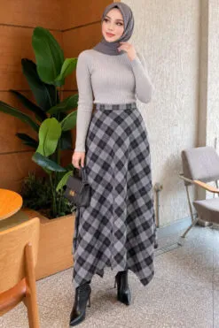 Alternative view of Asymmetrical Checkered Hem Edge Skirt Smoke