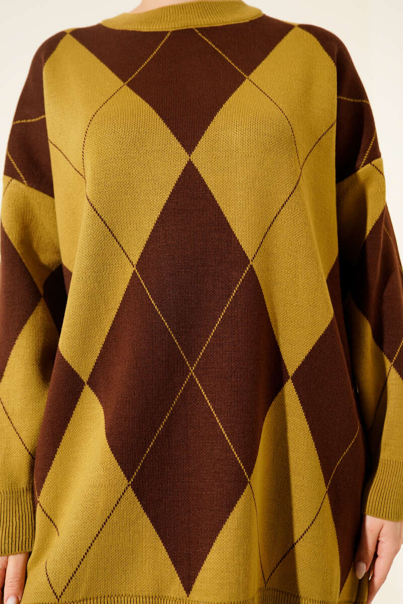 Basic Knit Tunic with Baklava Pattern Oil Green - الصورة 4