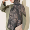 ⁦Baroque Pattern Bamboo French Terry Shawl Emerald⁩ - الصورة ⁦2⁩