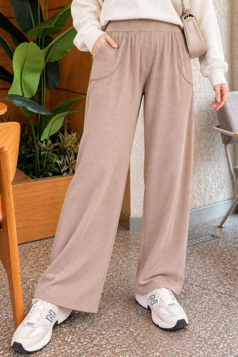 Elastic-Waist Relaxed Fit Jogger Pants Beige