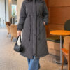 ⁦Waist-Elastic Quilted Coat with Fur Trim Dark Smoke⁩ - الصورة ⁦2⁩