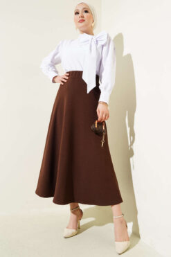 Alternative view of Elastic Waist Flared Basic Skirt Brown