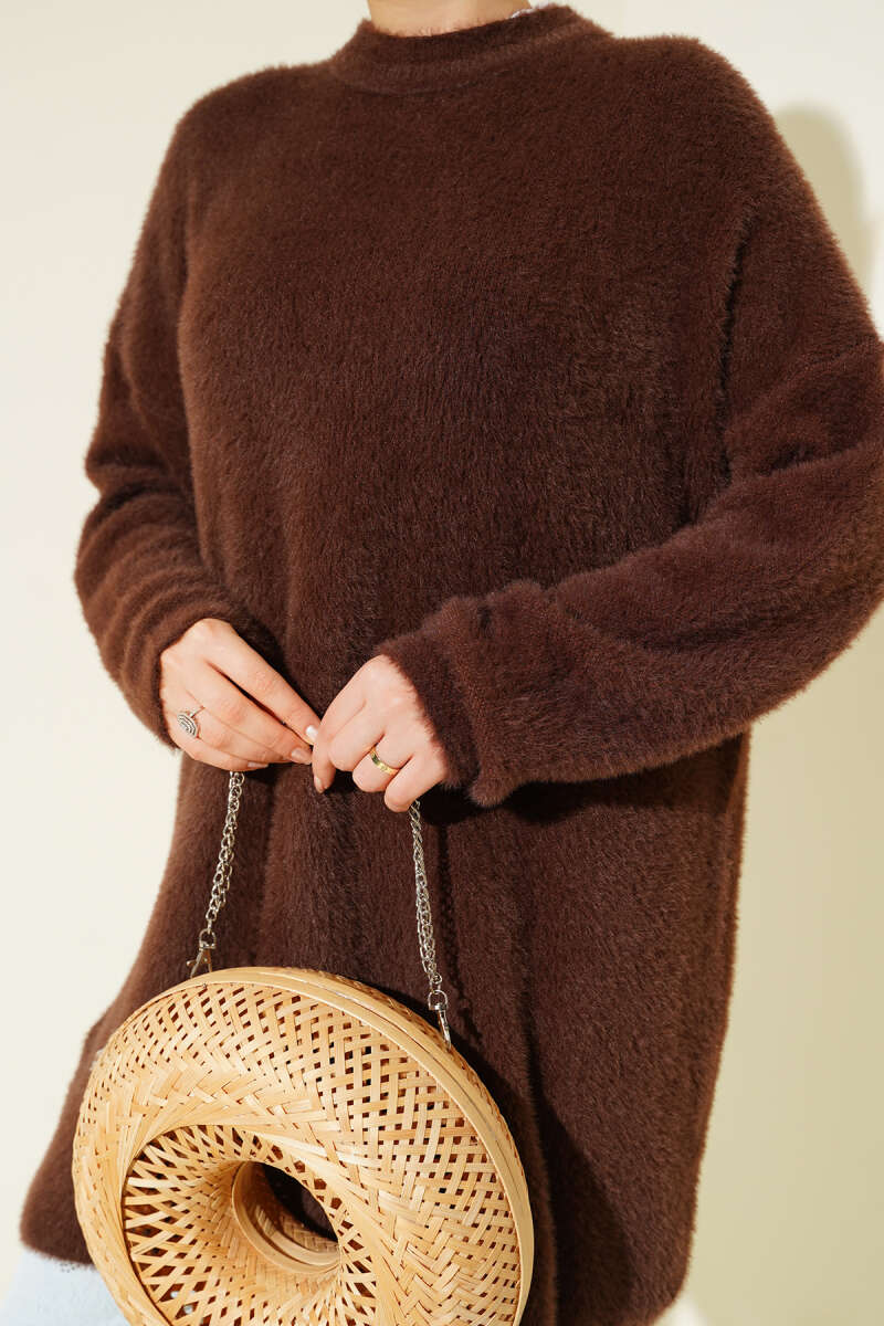 Crew Neck Sweater with Beard Detail Brown - الصورة 4