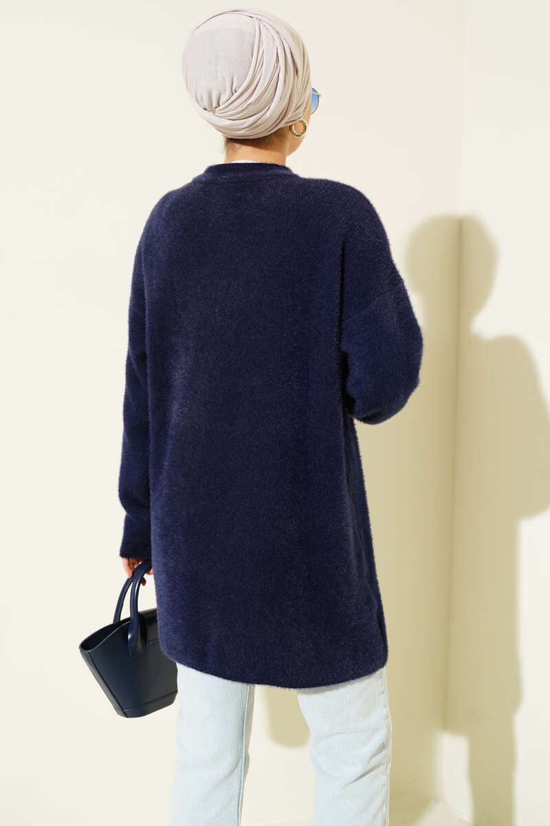 Crew Neck Sweater with Beard Detail Navy Blue - الصورة 3