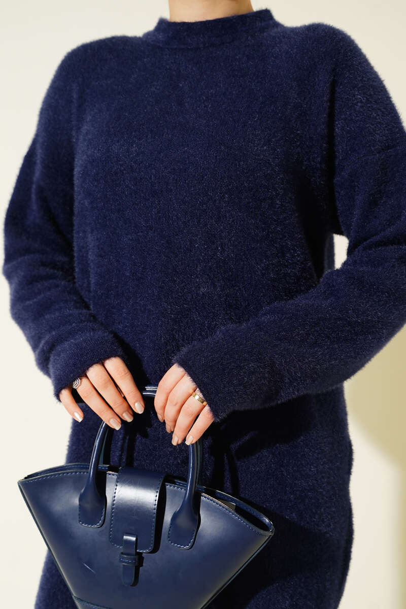 Crew Neck Sweater with Beard Detail Navy Blue - الصورة 4