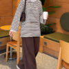 ⁦Striped French terry raglan top with a side slit Brown⁩ - الصورة ⁦2⁩