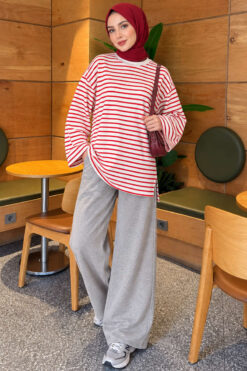 Alternative view of Striped French terry raglan top with a side slit Red
