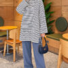 Striped French terry raglan top with a side slit Navy Blue - الصورة 2