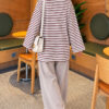 Striped French terry raglan top with a side slit Plum - الصورة 4