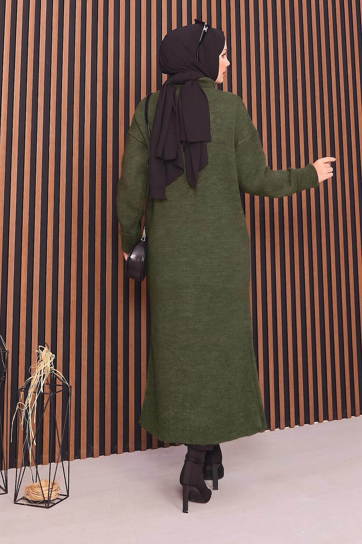 Full-Length Gold Buttoned Modest Knit Cardigan Khaki - Imagen 4