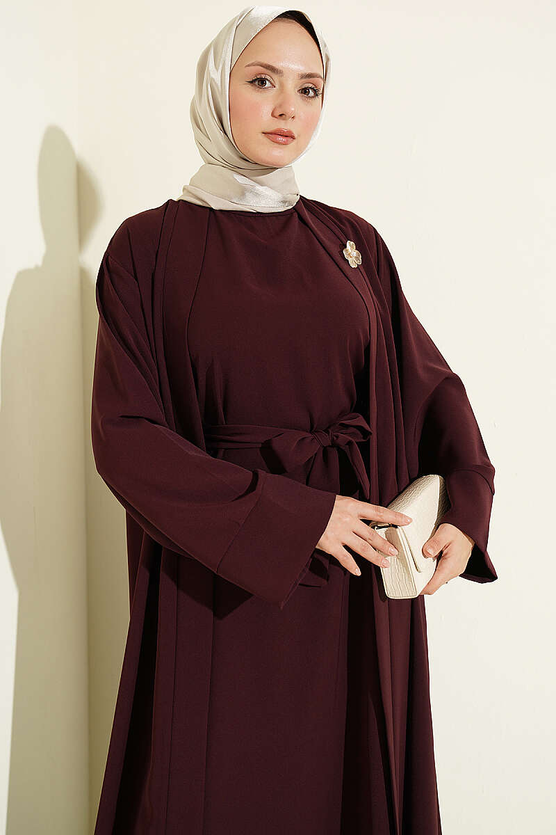 Brooch-Embellished Abaya Two-Piece Set Plum – Image 2