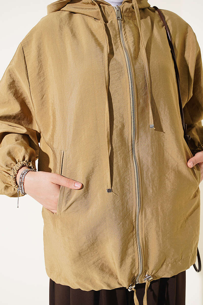 Hooded sweatshirt with pocket detail Oil Green - الصورة 4