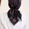 Floral Pattern Bamboo Crinkle Scarf Black – Bild 3