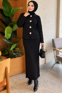 Alternative view of Floral Gold Buttoned Knit Two-Piece Set with Hem Edge Black