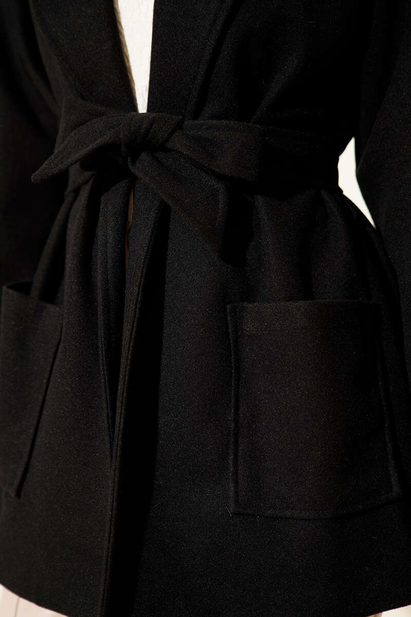 Double-Pocket Wrap Belted Short Coat Black – Bild 4