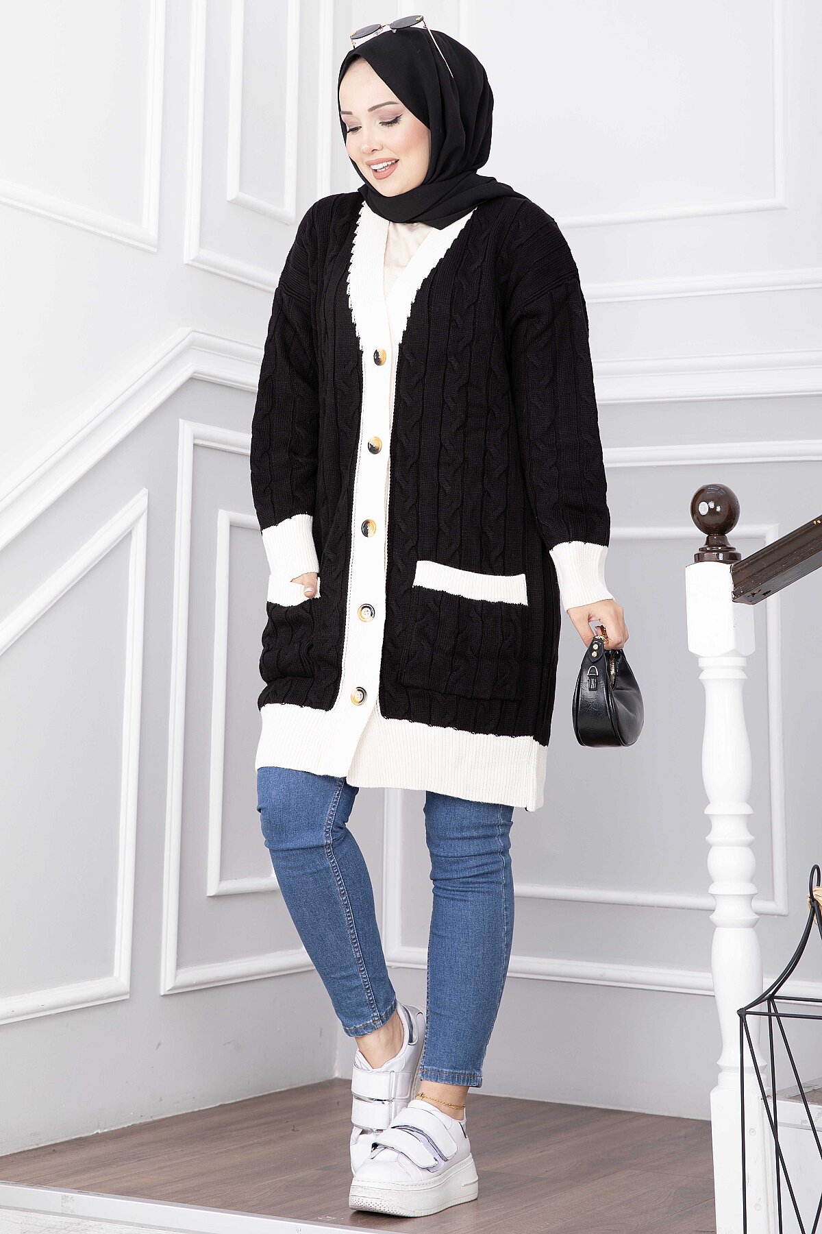 Two-Tone Knitted Hair-Pattern Cardigan Black