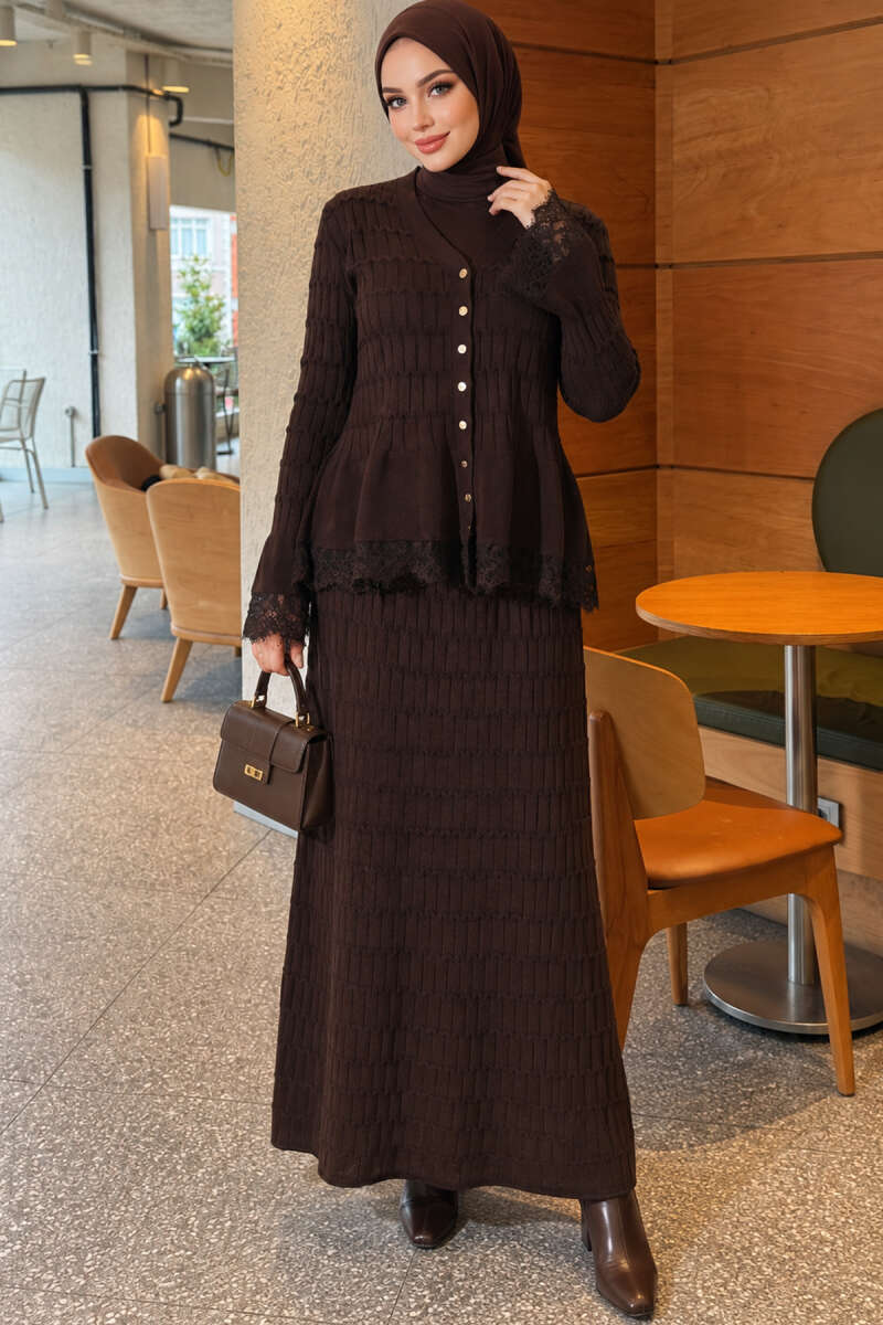 Lace-Trimmed Two-Piece Set with Hem Edge Brown - Image 3