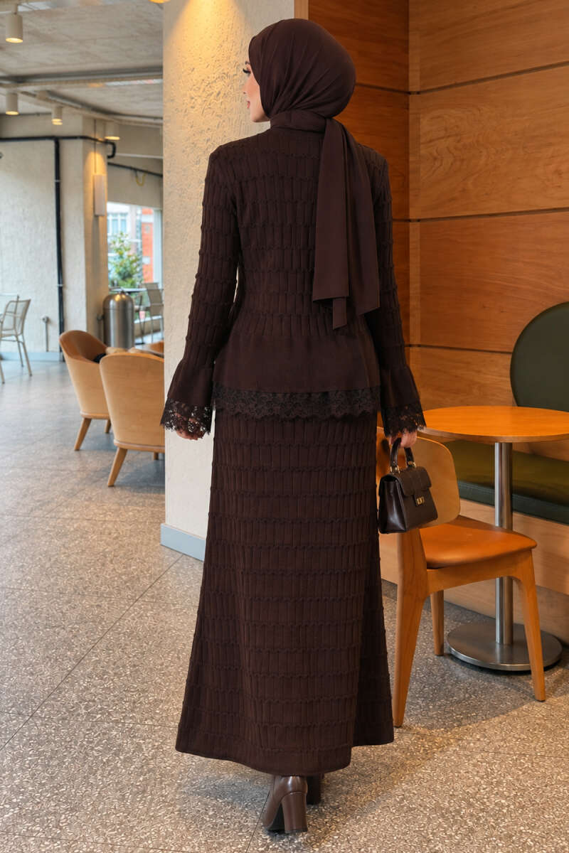 Lace-Trimmed Two-Piece Set with Hem Edge Brown - Image 4