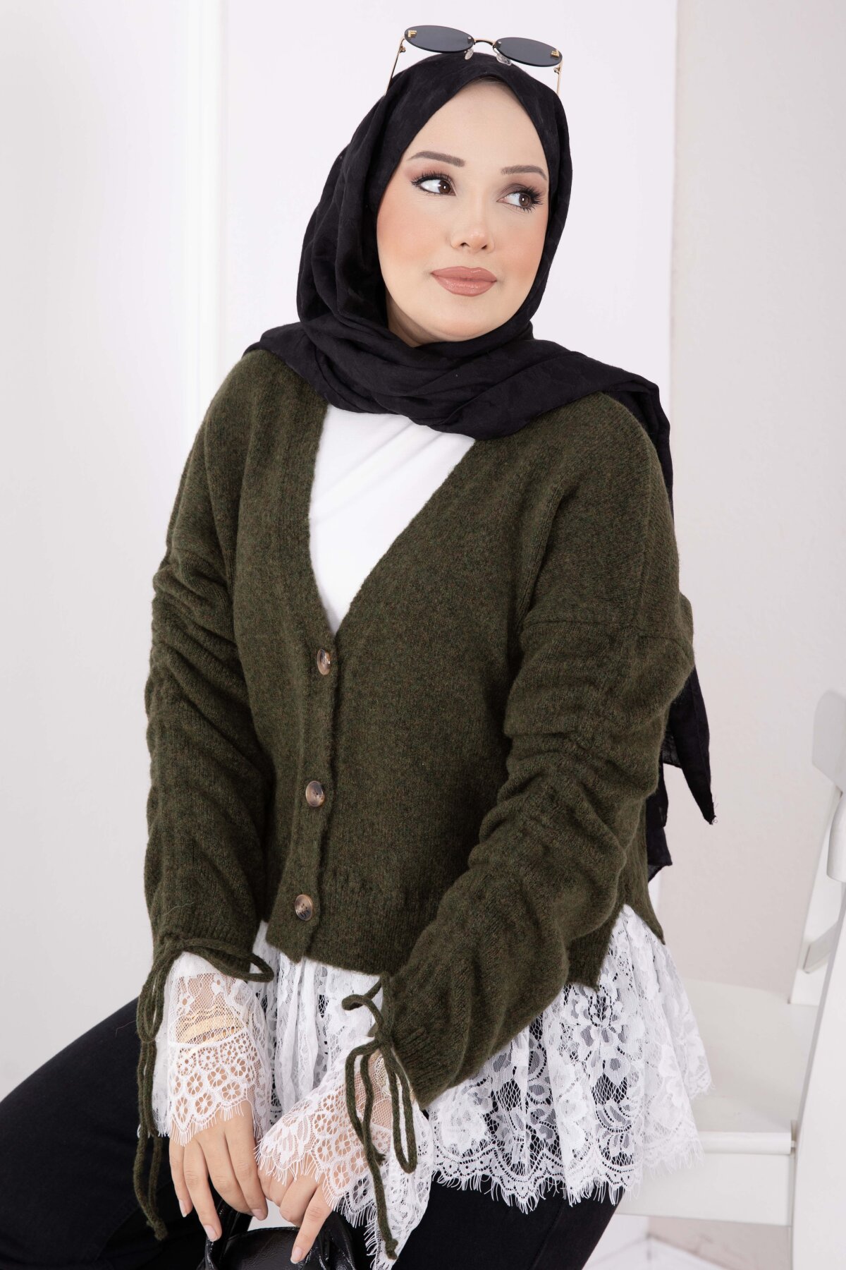 Lace-Detailled Sleeve Tied Knit Cardigan Khaki