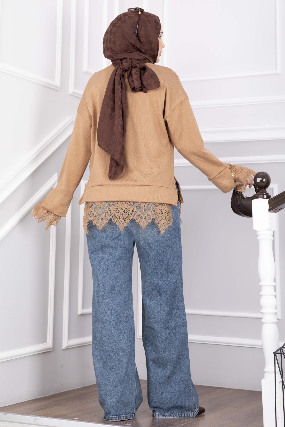Lace-Accented Knit Sweater Camel - Imagen 4
