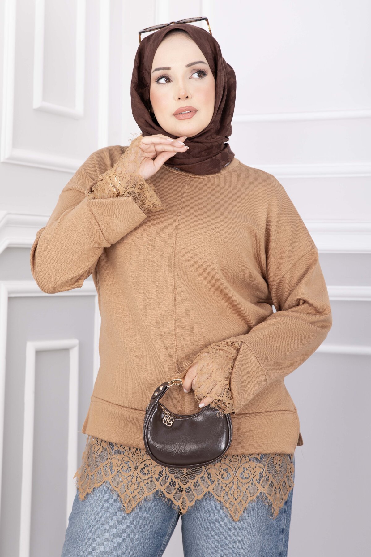Lace-Accented Knit Sweater Camel - Imagen 2