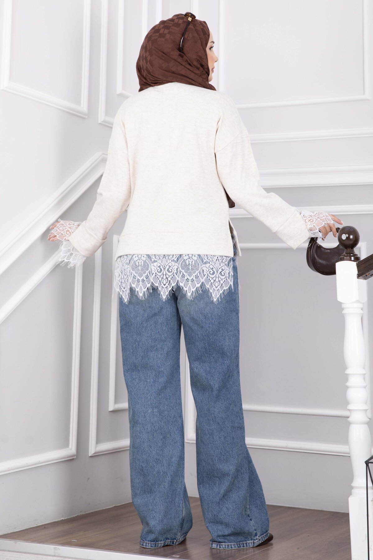 Lace-Accented Knit Sweater Cream - Imagen 4