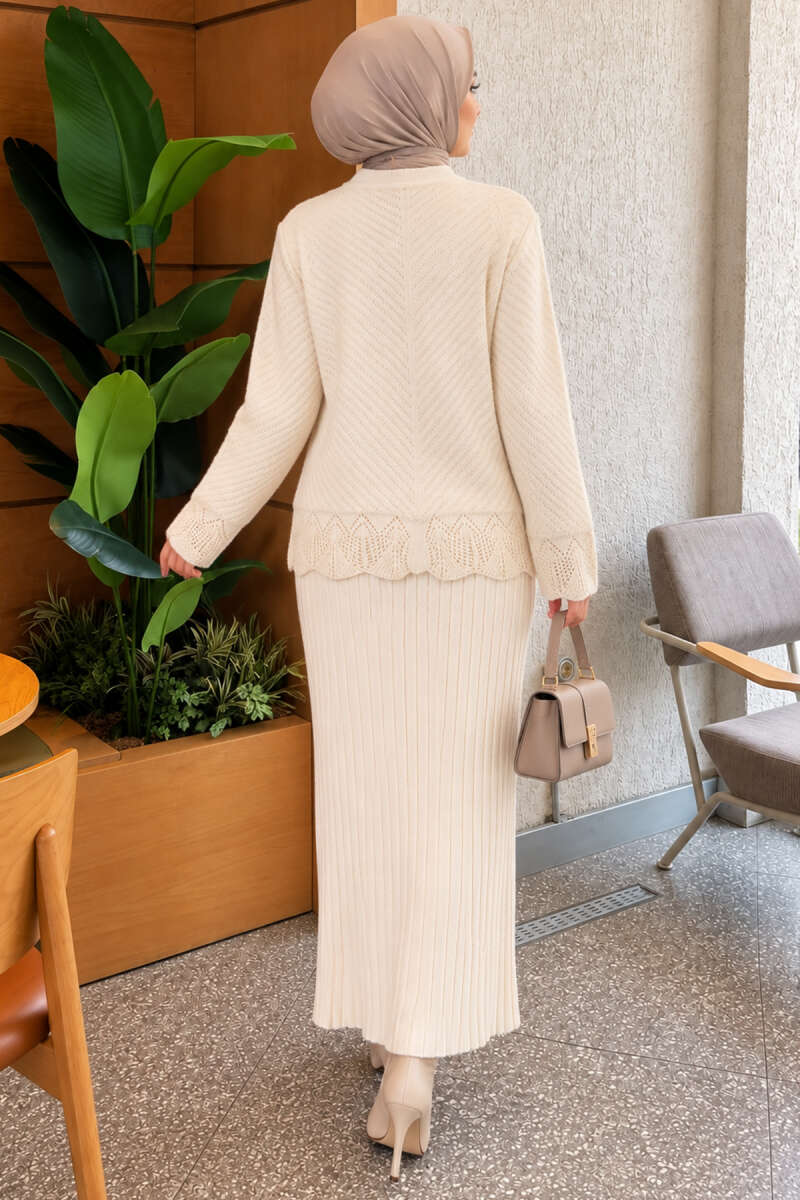 Lace-Embroidered Stone-Buttoned Two-Piece Outfit with Hem Edge Beige – Image 4