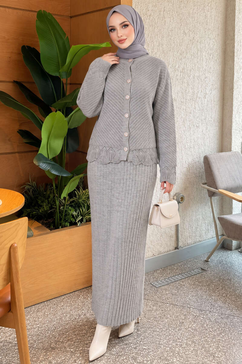 Lace-Embroidered Stone-Buttoned Two-Piece Outfit with Hem Edge Grey