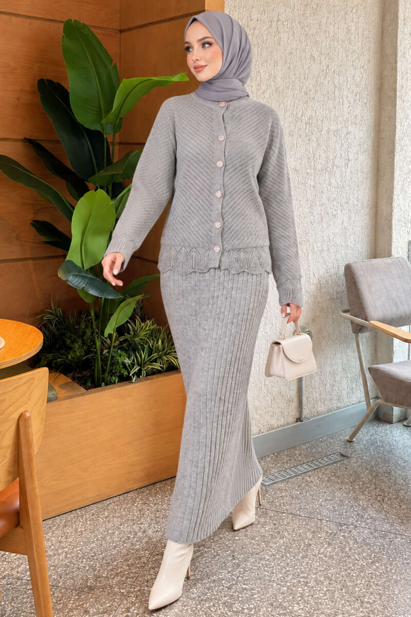 Lace-Embroidered Stone-Buttoned Two-Piece Outfit with Hem Edge Grey – Image 3