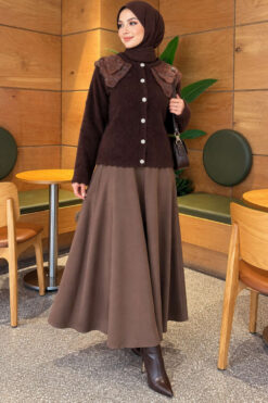 Alternative view of Lace-Collared Buttoned Beard-Patterned Cardigan Brown