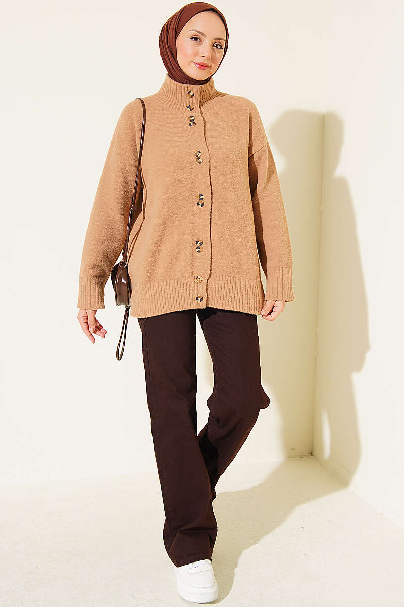 Button-Detail V-Neck Cardigan with Beard Knit Latte - Afbeelding 2