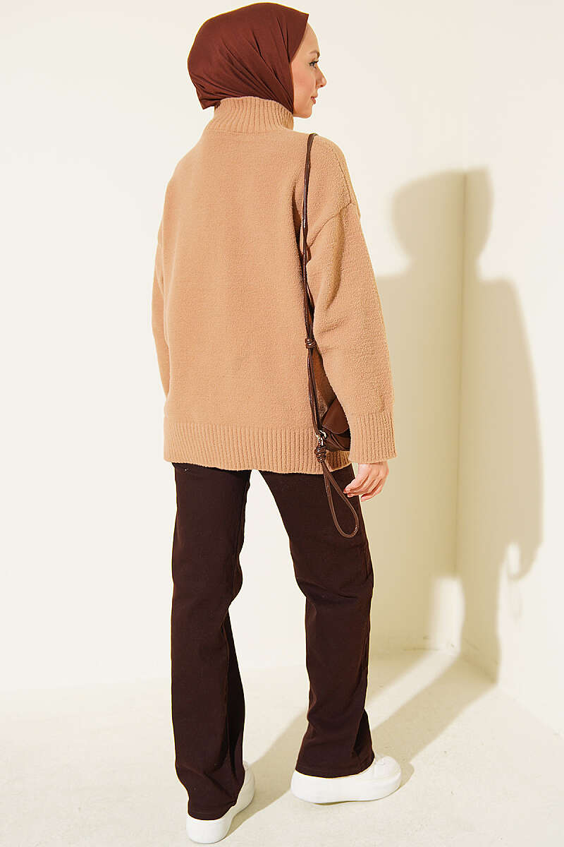 Button-Detail V-Neck Cardigan with Beard Knit Latte - Afbeelding 3