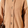Button-Detail V-Neck Cardigan with Beard Knit Latte - Afbeelding 4