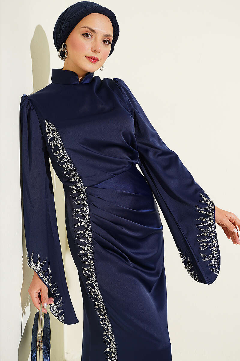 Draped Stone-Embellished Satin Evening Gown Navy Blue - الصورة 2