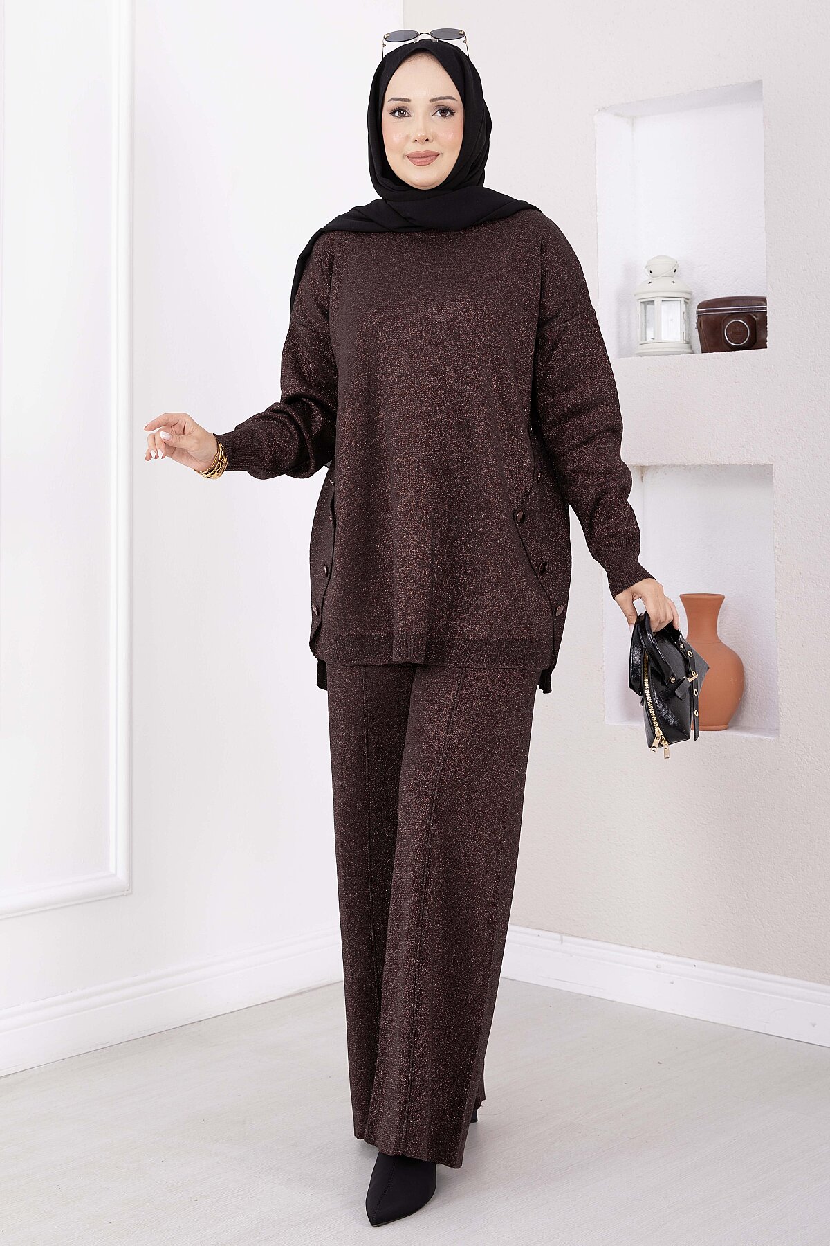 Button-Details Sparkly Knit Two-Piece Set Brown - Imagen 3