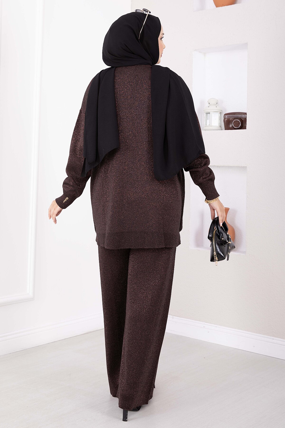 Button-Details Sparkly Knit Two-Piece Set Brown - Imagen 4