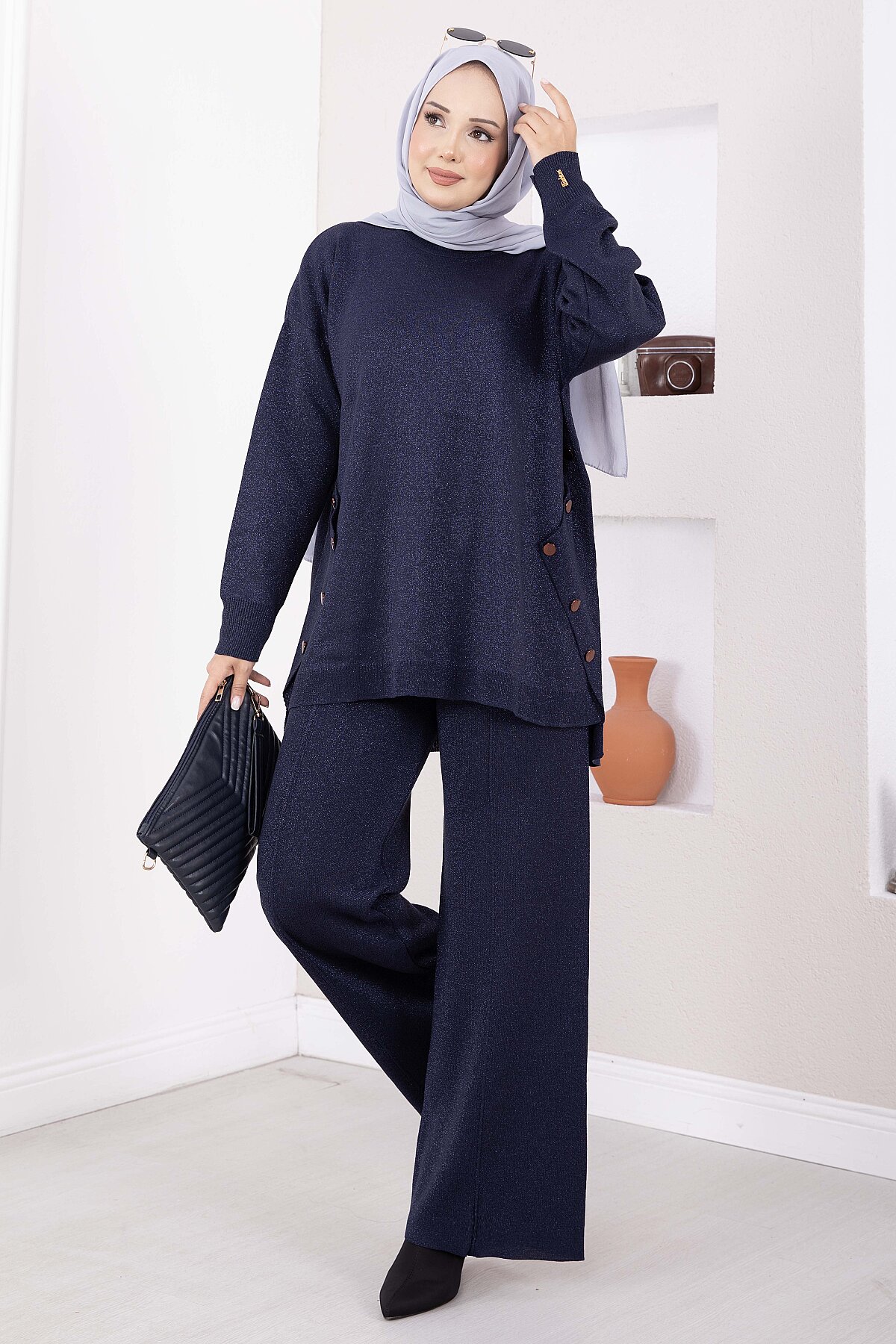 Button-Details Sparkly Knit Two-Piece Set Navy Blue - immagine 3
